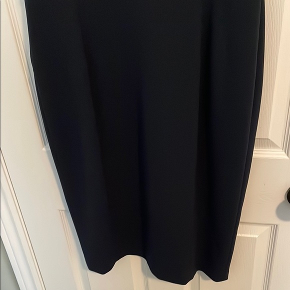 EUC Tommy Hilfiger Zip Front Scuba Dress. Size 12. - Picture 8 of 8